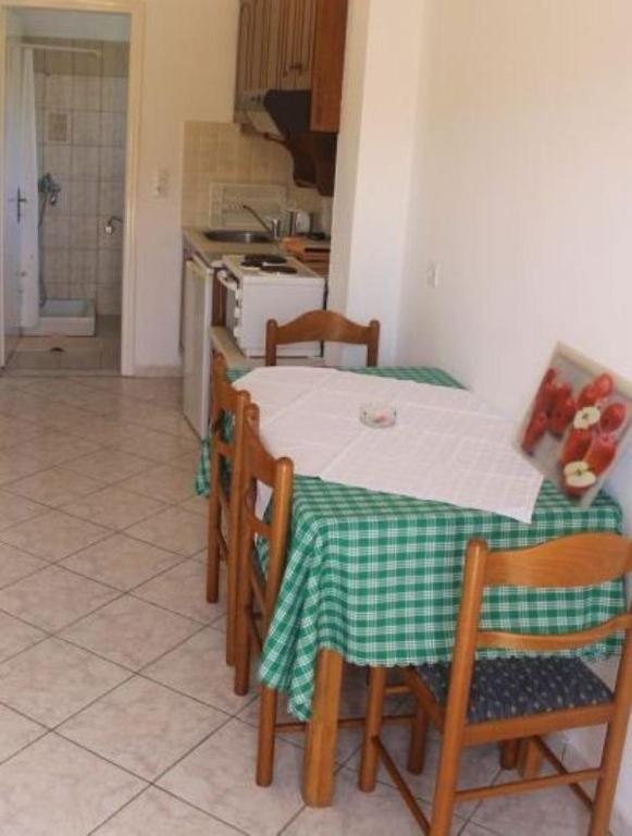 Villa Leonidas Agios Stefanos Avliotes  Rom bilde